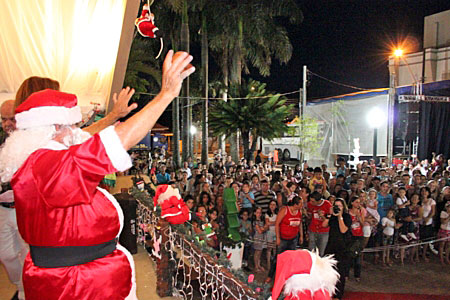 Abertura do Natal dos Anjos em Andirá emociona e atrai multidão